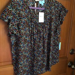 Women’s shirt size medium